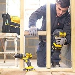 Zestaw Stanley Fatmax FMCK461C2 Wiertarko-wkrętarka z udarem FMC625 + Zakrętarka udarowa FMC645