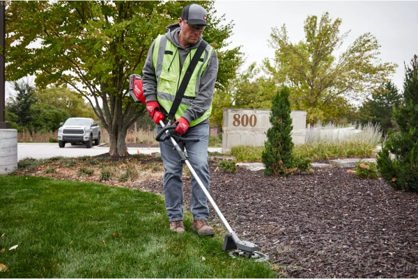 Urządzenie do usuwania chwastów Milwaukee M18 FOPH-RA przystawka QUIK-LOK