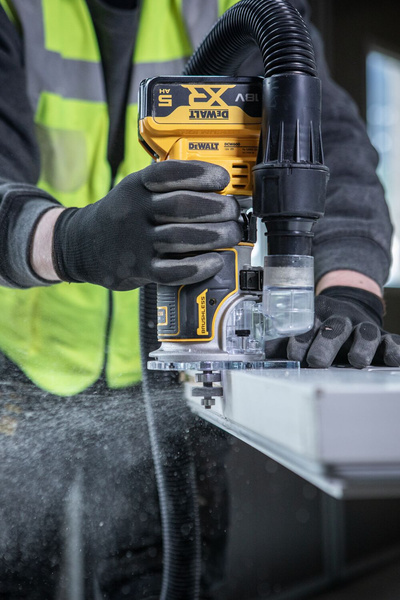 Frezarka Dewalt DCW604N