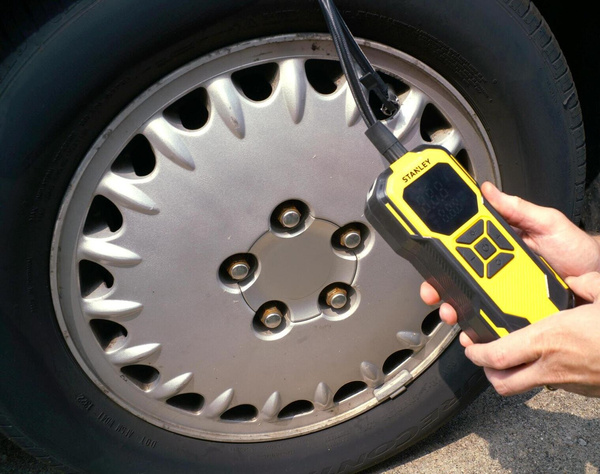 Kompresor akumulatorowy Stanley SXIF0101