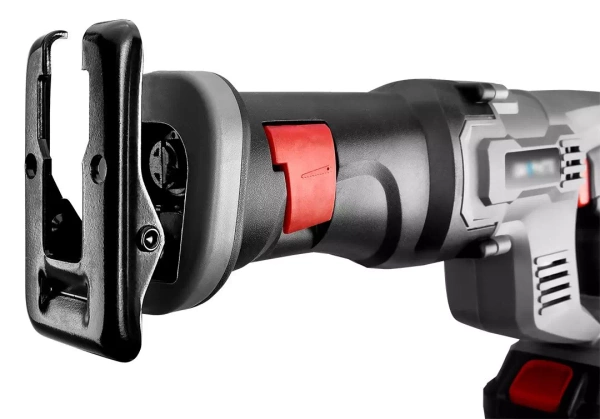 Pilarka szablasta Graphite 58G017