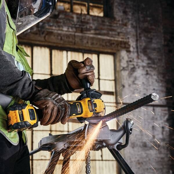 Szlifierka kątowa DeWALT DCG409NT 