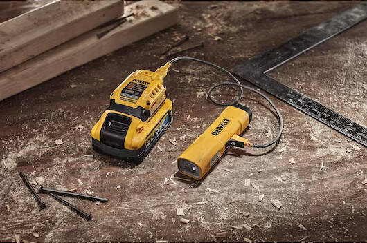 Akumulatorowa latarka LED DeWALT DCL183-XJ