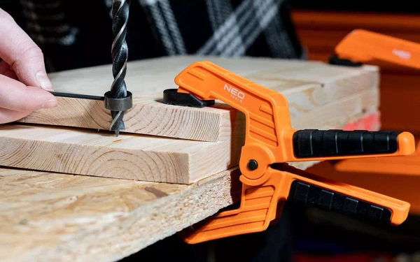 Ścisk sprężynowy NEO Tools 45-520