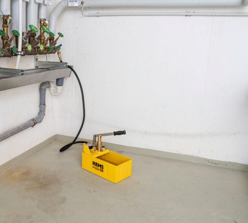 Ręczna pompa kontrolna REMS PUSH 25