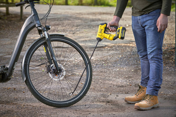 Kompresor akumulatorowy Stanley Fatmax SFMCE521B