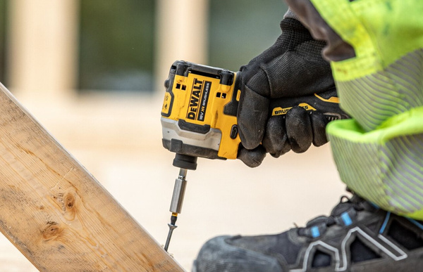 Zakrętarka DeWALT DCF850N
