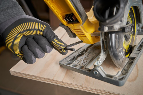 Pilarka tarczowa Stanley Fatmax SFMCS551B-XJ