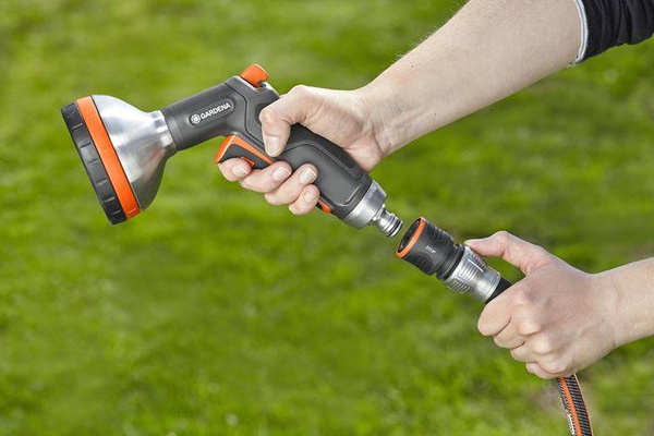 Szybkozłącze ze stopem Premium 13 mm (1/2") – 15 mm (5/8") OGS GARDENA 18253-20