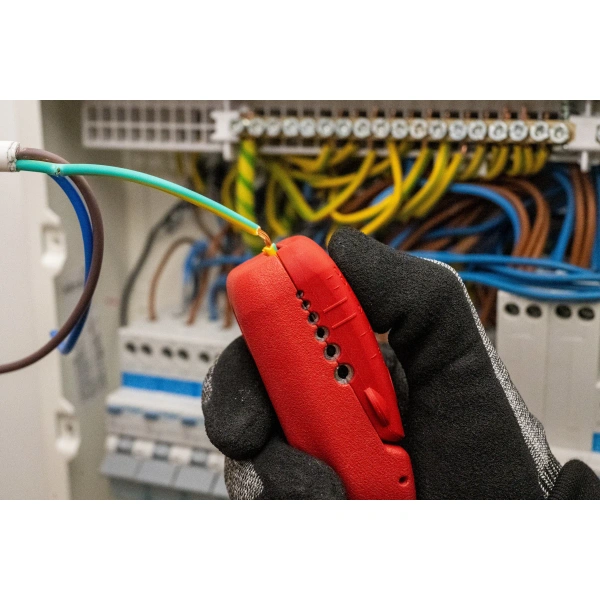 Narzędzie do ściągania izolacji Milwaukee 4932498270