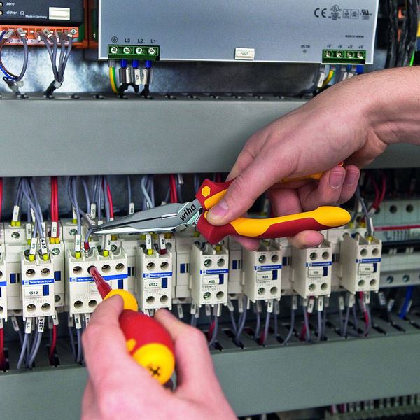 Zestaw szczypiec izolowanych WIHA 26852