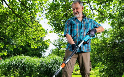 Akumulatorowa pilarka łańcuchowa z trzonkiem teleskopowym Gardena TCS 20/18V P4A 14770-20