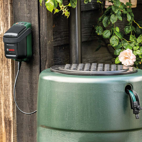 Pompa do deszczówki Bosch GardenPump 18V-2000 + 1x2.5Ah + ładowarka