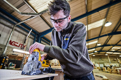 Wyrzynarka Dewalt DW333K