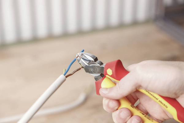 Szczypce boczne Professional electric z DynamicJoint® Wiha 27431