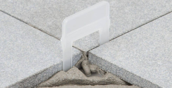 Zestaw 250 szt. klipsów 3D typu "T" 1,5 mm systemu poziomowania RLS 180B01MM3D0250 RAIMONDI