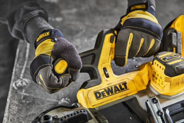 Piła taśmowa Dewalt DCS378N
