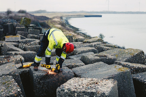 Szlifierka kątowa Dewalt DCG414T2