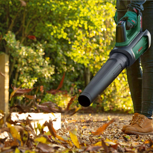 Dmuchawa do liści Bosch AdvancedLeafBlower 36V-750 + 1x2.0Ah + ładowarka