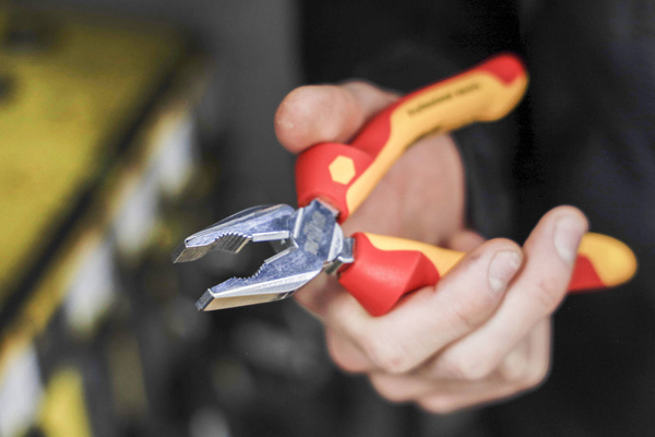 Szczypce uniwersalne Professional electric Wiha 27418