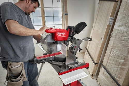 Ukośnica Milwaukee M18 FMS305-0