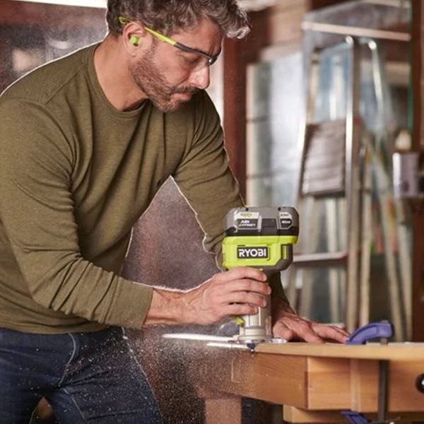 Frezarka górnowrzecionowa Ryobi RTR18-0