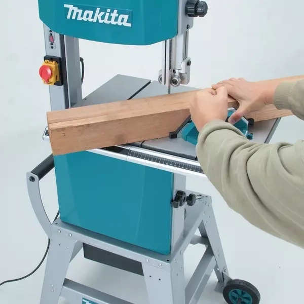 Piła taśmowa Makita LB1200F