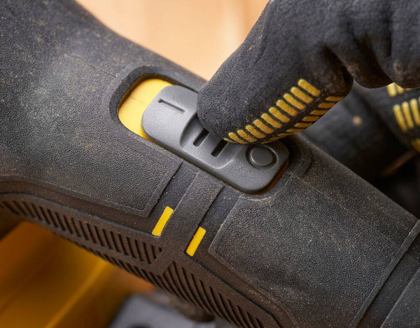 Szlifierka oscylacyjna Stanley Fatmax SFMEW210S