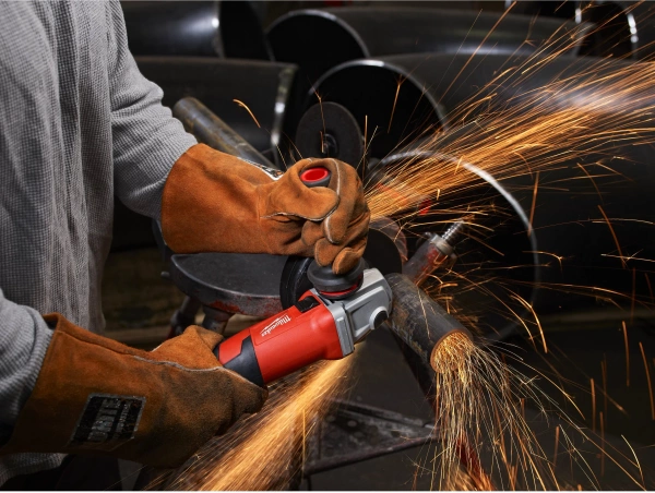 Szlifierka kątowa Milwaukee AGV 15-125 XC 4933428120