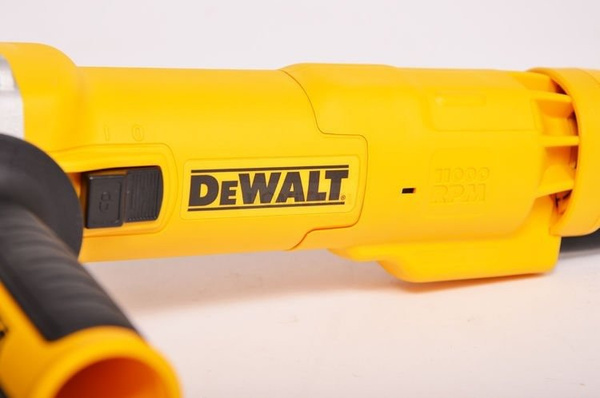 Szlifierka kątowa DeWalt  DWE4215