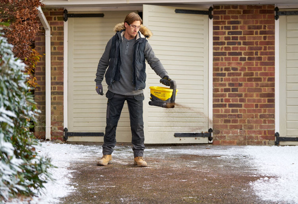 Siewnik akumulatorowy Stanley Fatmax STCOE300D1-QW