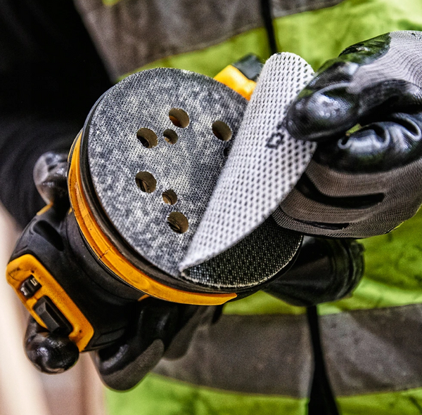 Szlifierka mimośrodowa Dewalt DCW210 z akumulatorem