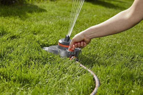 Zraszacz dookolny Gardena Comfort Tango