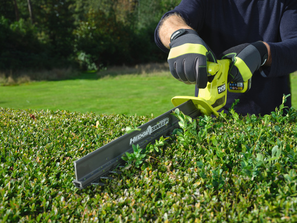Nożyce do żywopłotu Ryobi ONE+ RY18HT40B-0