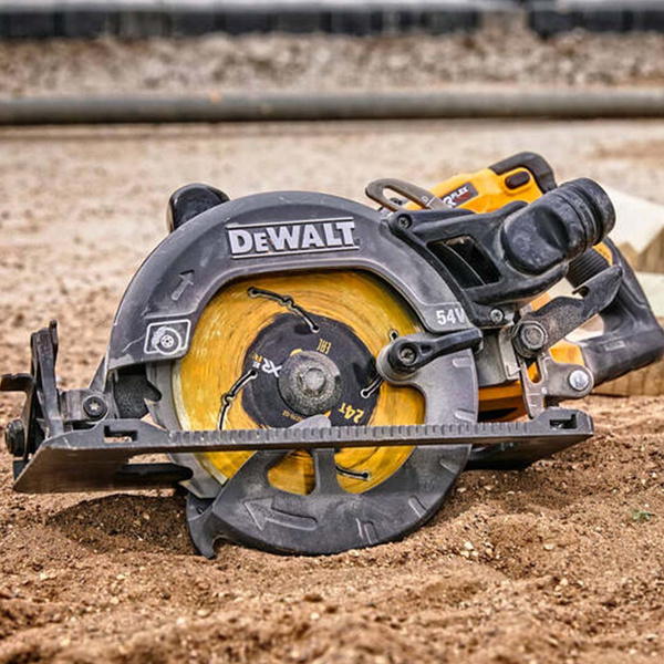 Pilarka tarczowa DeWalt DCS577N