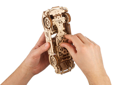 Drewniany samochód sportowy Winged Sports Coupe 70205