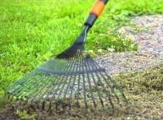 Grabie do liści metalowe Fiskars QuikFit