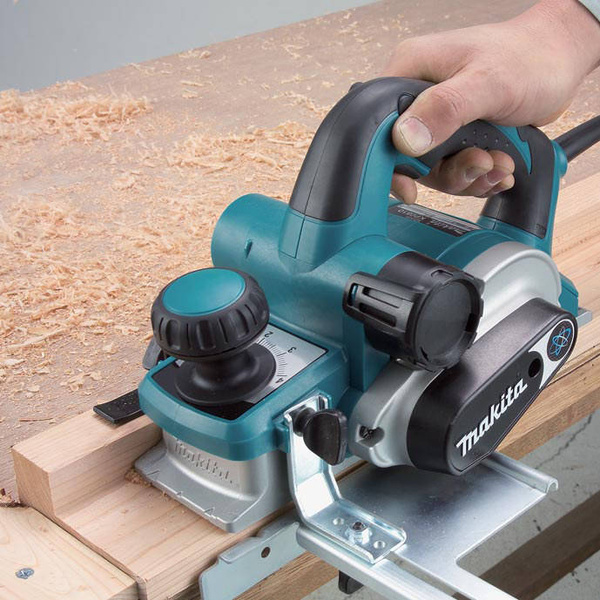 Strug do drewna Makita KP0810C
