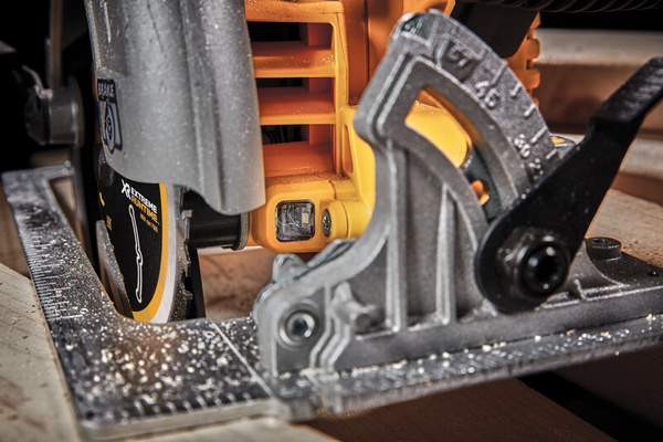 Pilarka tarczowa Dewalt DCS573NT