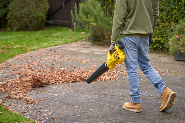 Dmuchawa ogrodowa Stanley Fatmax SFMCBL714B-XJ