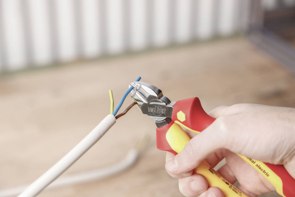 Szczypce boczne Professional electric z DynamicJoint® Wiha 27431