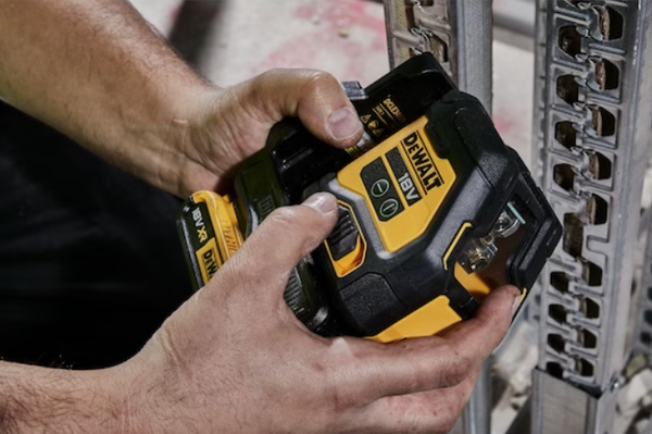 Akumulatorowy laser krzyżowy DeWALT DCLE34021D1