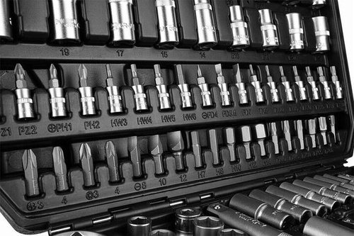 Zestaw kluczy nasadowych NEO Tools 10-211