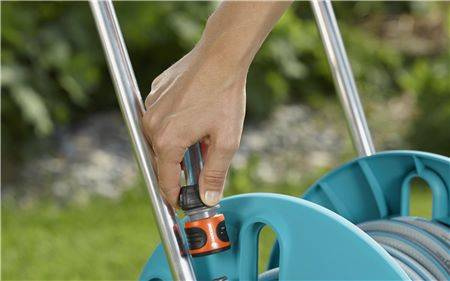 Wózek na wąż Gardena AquaRoll M Easy – zestaw GARDENA 18517-20