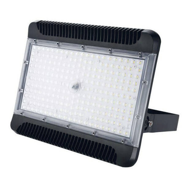 Maszt oświetleniowy LM4x200CF PARTNERSITE