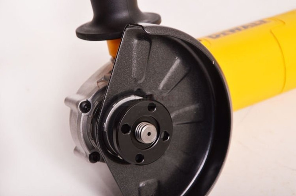 Szlifierka kątowa DeWalt  DWE4217