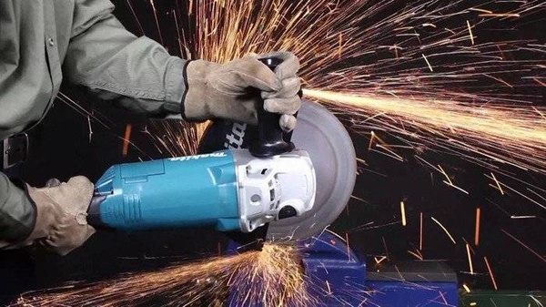 Szlifierka kątowa Makita GA9020R