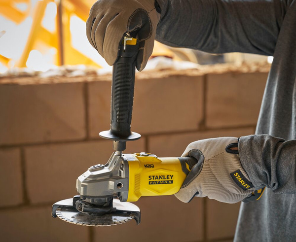 Szlifierka kątowa Stanley Fatmax SFMCG710B
