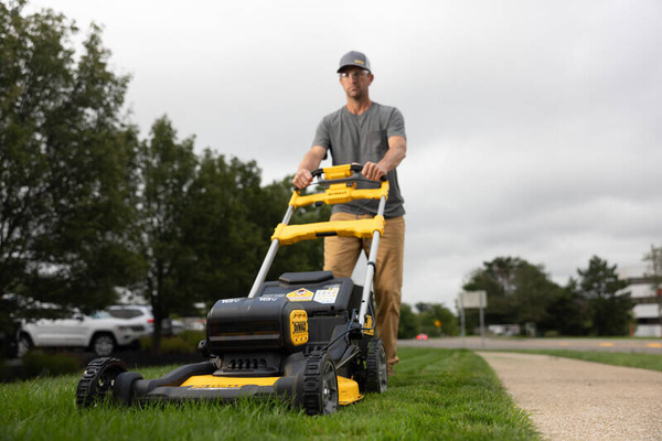 Kosiarka akumulatorowa Dewalt DCMWSP156N