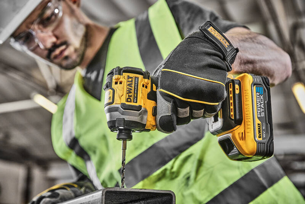 Zakrętarka DeWALT DCF850H2T